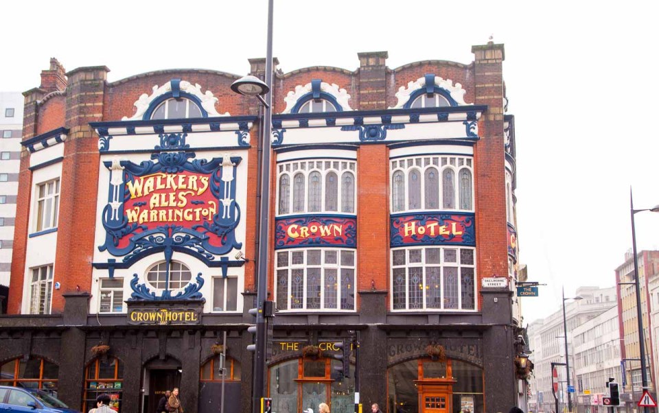 Typical traditional Lime Street pub.